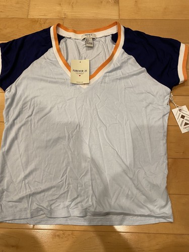 Juniors Forever 21 Tee Shirt. Large