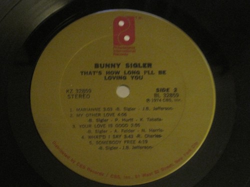 BUNNY SIGLER THAT'S HOW LONG I'LL BE LOVING YOU LP '74 KZ-32859 DISCO FUNK VG+ - Picture 6 of 6