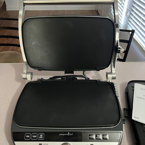 Pampered Chef Deluxe Electric Grill & Griddle - Picture 7 of 15