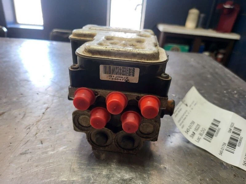 Conjunto de módulo de bomba ABS de freno antibloqueo Chevy Tahoe 2003-2006 OEM Foto 2 de 4