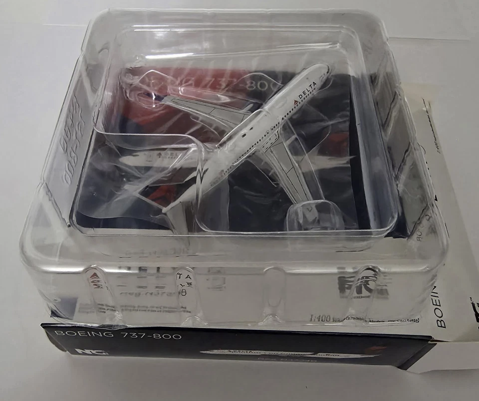 NG Models 1:400 Scale Delta Airlines Boeing 737-800 Model (N3734B) - Image 3 of 4