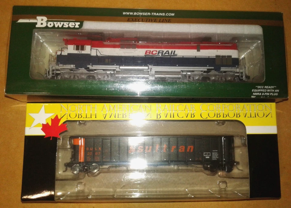 HO SCALE BOWSER MLW ALCO C630M BRITISH COLUMBIA BC RAIL #702 23441 & HOPPER - Image 2 of 4