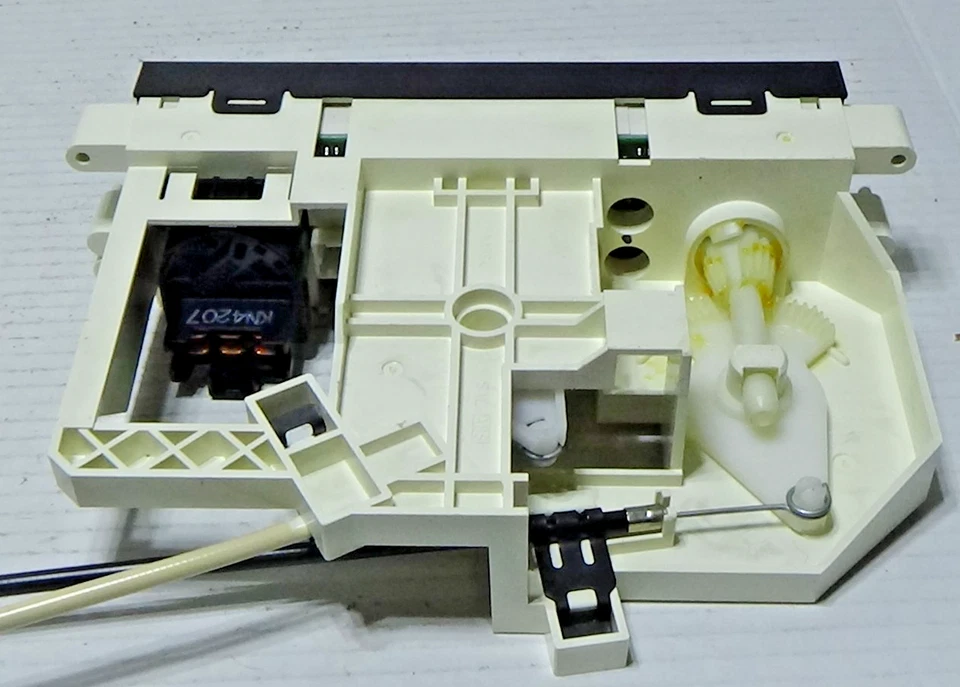 2005-2006 Nissan Xtrail AC Heater Climate Control Switch Black - Image 3 of 4