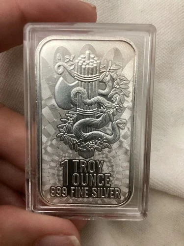 1 Troy oz Lady Liberty E. Pluribus Unum  Silver Bar .999