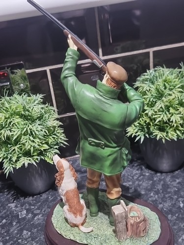 Large Gamekeeper Sculpture Bird Hunting scene figure - Picture 8 of 24