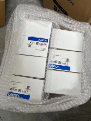 1PC V680S-HMD64-EIP RFID Reader V680S Omron (UPS/Shipping) in