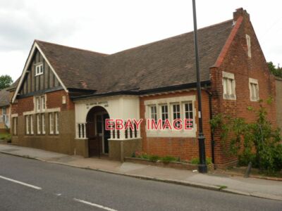 PHOTO  KIDSTON INSTITUTE NORTHAW HERTFORDSHIRE FOUNDED BY MRS. JANET MAITLAND BR