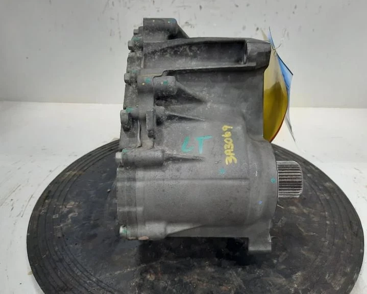 2013-2019 Ford Explorer Transfer Case Assembly w/o turbo w/oil cooler - Image 4 of 4