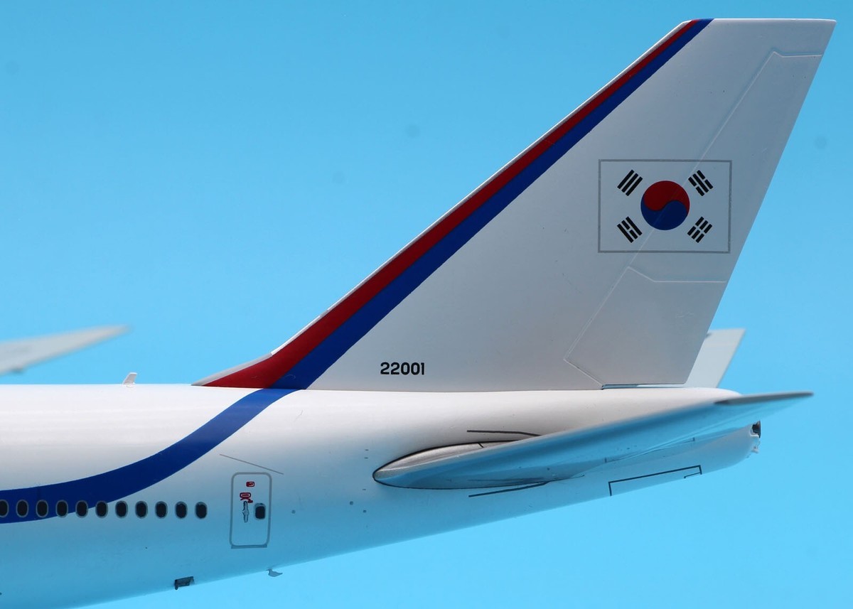 JC Wings 1:200 South Korea Air Force Boeing B747-8 Diecast JC Wings 1:200 South Korea Air Force Boeing B747-8 Diecast