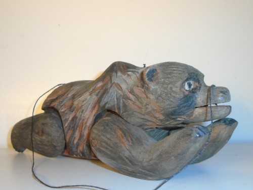 ANTIQUE SWISS ARTICULATED TRAMP FOLK ART CARVED WOOD TOY BEAR - Picture 8 of 12