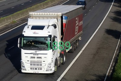 6x4 LKW Foto AY66 TFF Volvo Tom Logistics [M1 Hoyland 29.09.23]CS