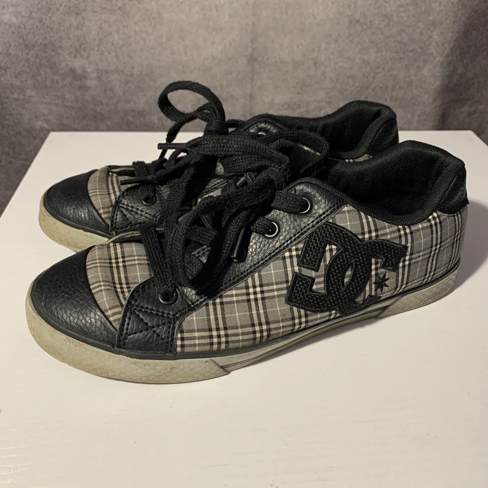 DC Womens 10 M Chelsea Low Top Skate Shoes Gray Black Skateboarding Canvas Sport - Image 3 of 4