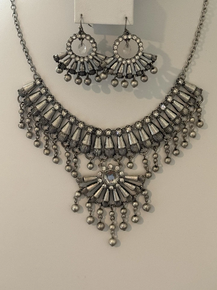 Avon Lighthouse Clear Rhinestone Dangle Bib Necklace Earrings Set Vintage Style - Image 2 of 4