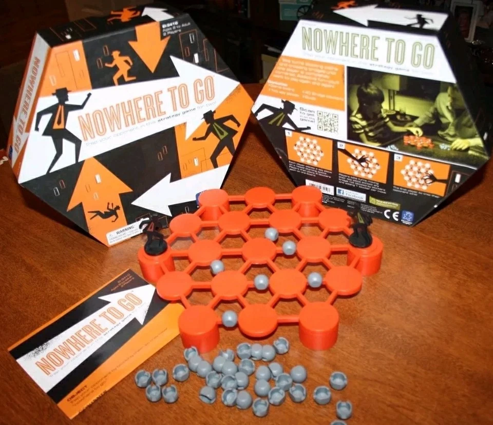 Nowhere to Go - Trap You Opponent en este juego de estrategia para dos nuevo en caja Foto 3 de 3