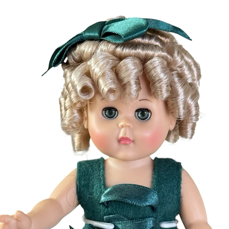 Muñeca Vogue Ginny "Forget-Me-Not" 8" Colección Botánica Muñeca 2022 De Colección Foto 2 de 4