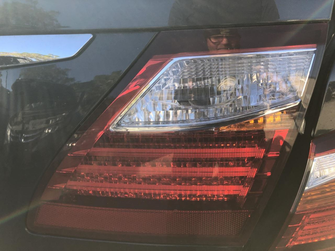 Lexus LS460 Right Tail Light Passenger Side Decklid Mount 2010-2012 OEM 906137