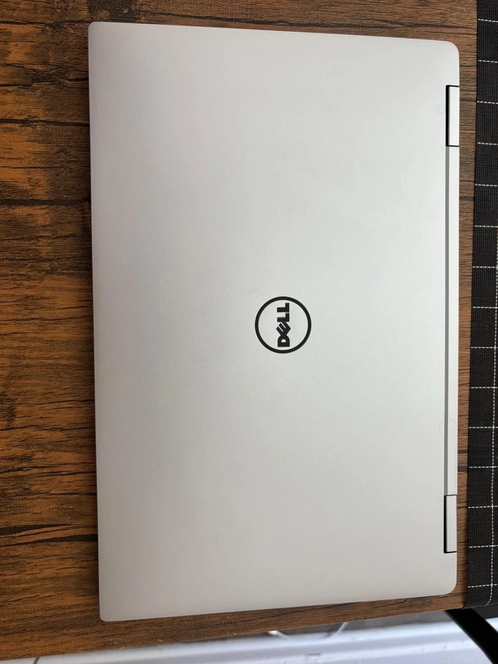 Dell XPS 13 9365 13” (512GB SSD, Intel Core i7-7Y75, 1.30GHz, 8GB) Laptop Silver - Image 3 of 4