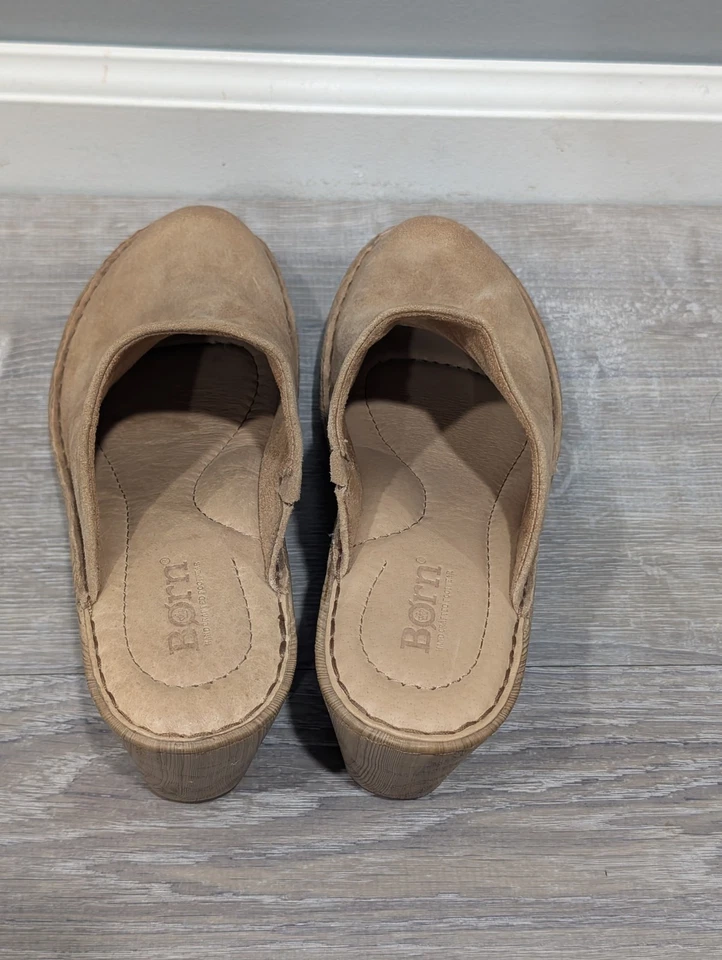 Tamancos Born femininos tamanho 7M camurça mula plataforma conforto cunha cor bronzeada salto aberto - Imagem 4 de 4