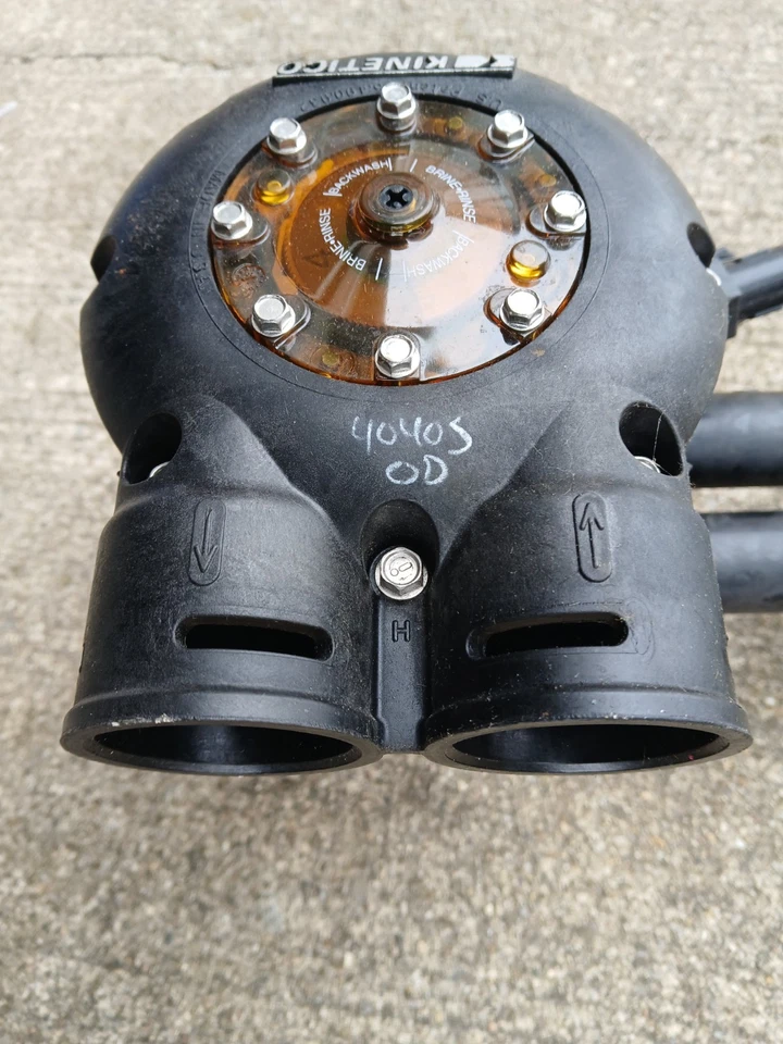 Cabezal de válvula de control ablandador de agua estilo Kinetico Mach Foto 2 de 4