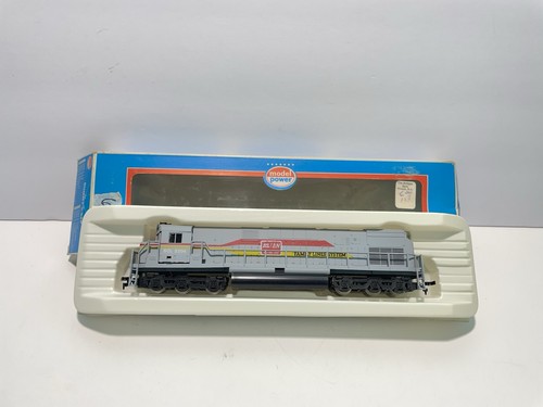 B23 Model Power Ho Scale Model Train Non Powered Dummy Diesel Locomotive SCL 220