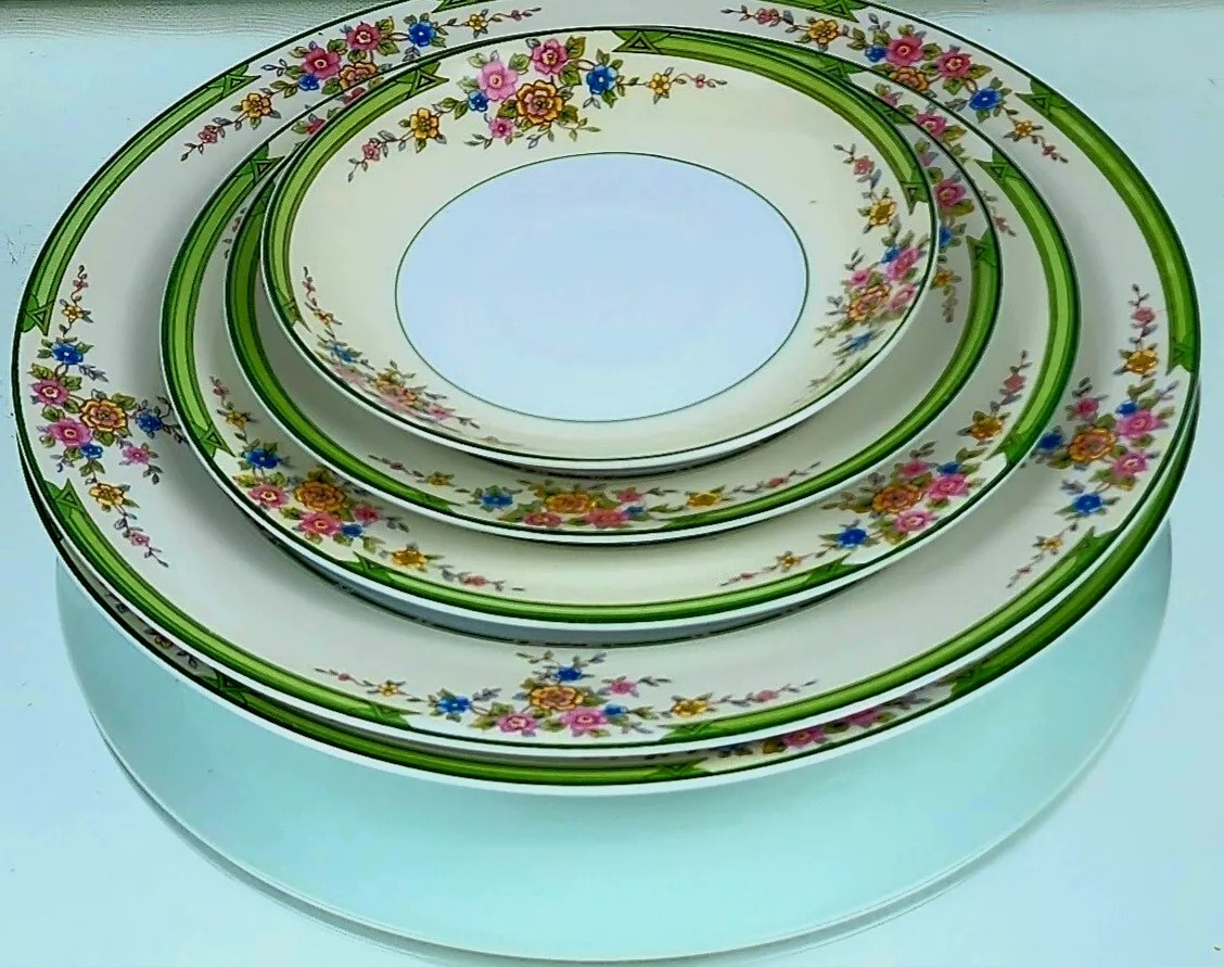 NORITAKE Pendarvis 88 Piece Dinnerware Set, Green Bands/Rim, Pink