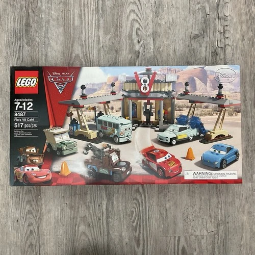 LEGO 8487 FLO'S V8 CAFE Lightning McQueen Mater Sarge Sally Disney Pixar Cars 2