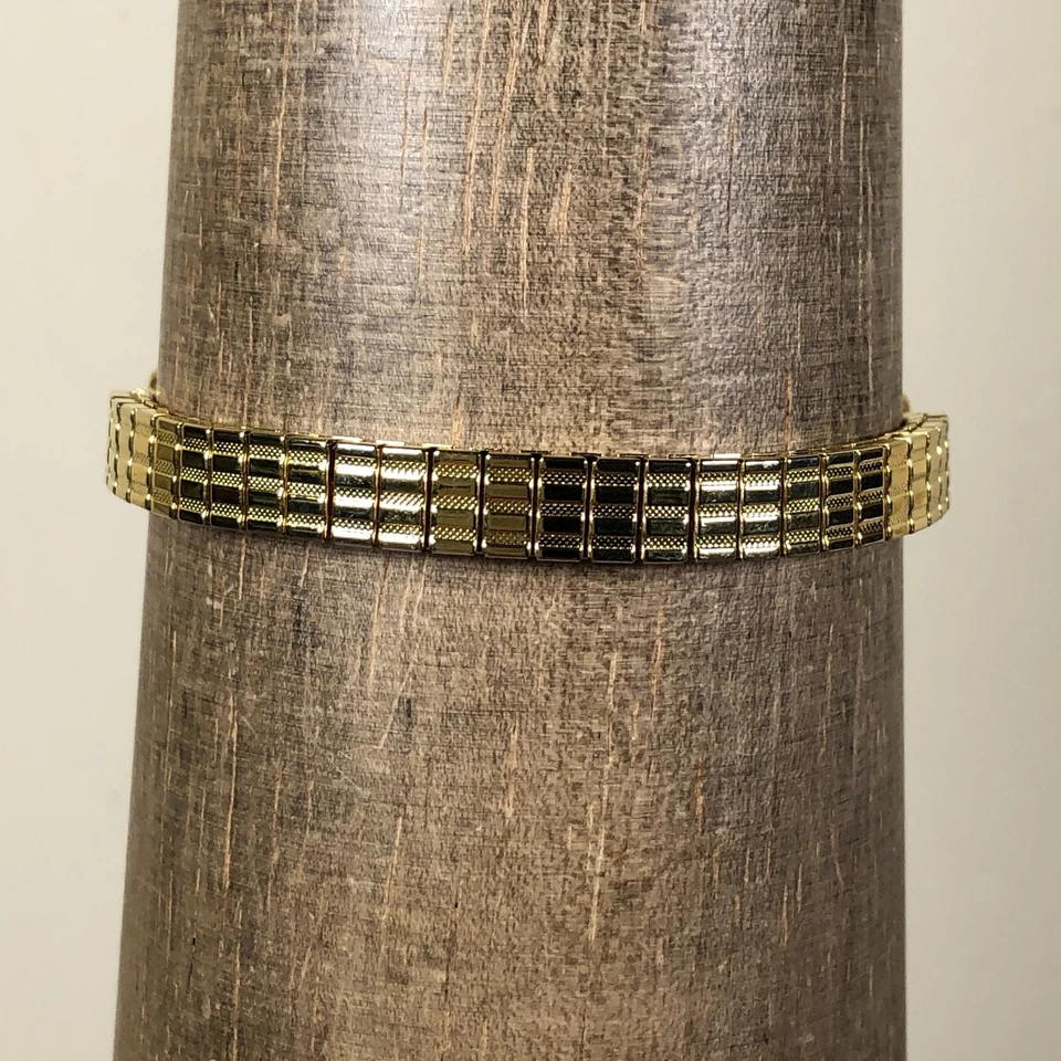 Wrangler Women Abalone Shell Dial Gold Heart Expansion 24mm Quartz Watch 6 1/2" - Image 4 of 4