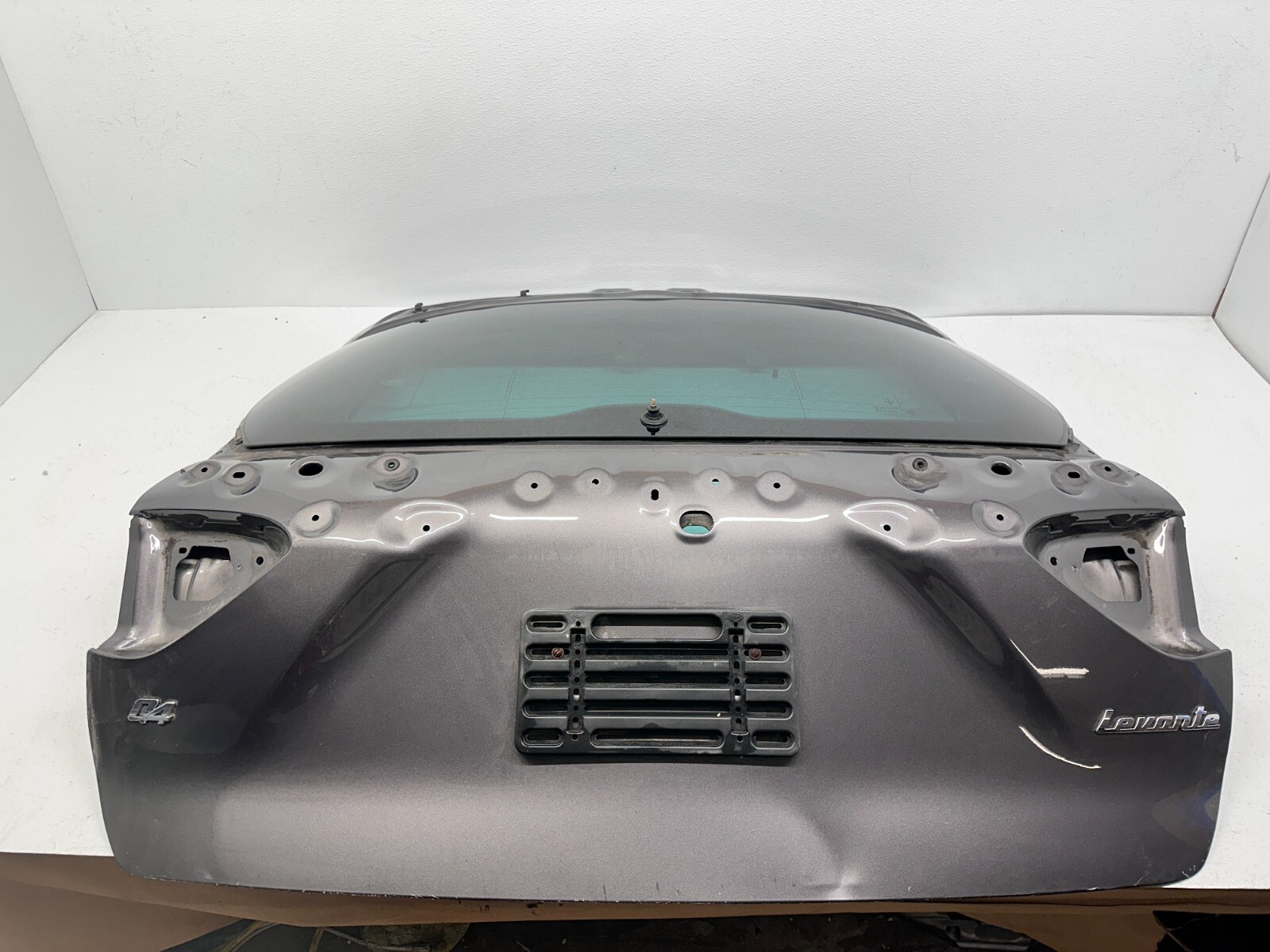 2017-2024 MASERATI LEVANTE REAR TRUNK LID TAILGATE SHELL w/ Glass Heat OEM M161