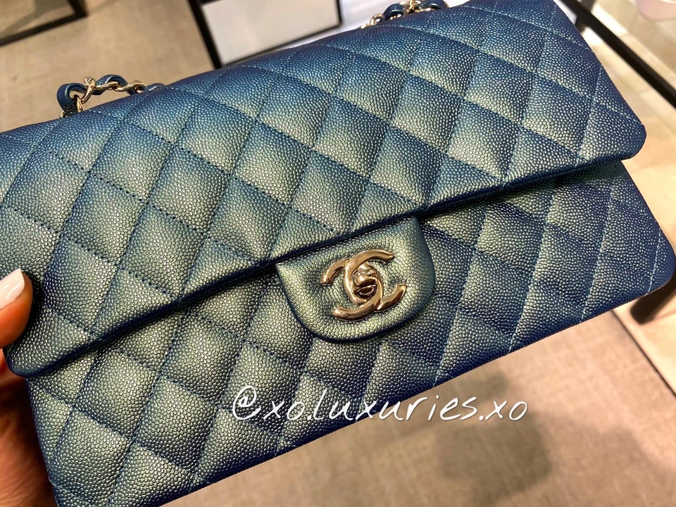 Authentic CHANEL RECEIPT 22P Iridescent Green Caviar Gold Flap Classic New GHW