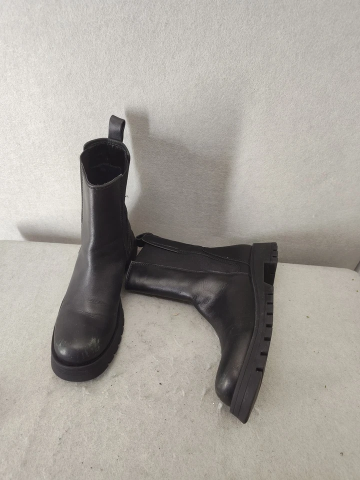 Zara Boots Womens 7.5 Black Pull On Chelsea Lug Sole Leather Comfort Ankle Shoes - Image 4 of 4