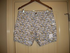 Old Navy Mid Rise Every Day Shorts Yellow, Blue, and White Floral Women  s 12-New