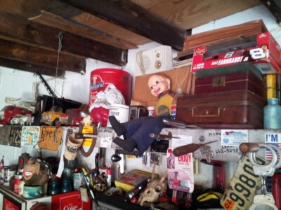 10 pounds of ''Bulk Buy Junk Drawer items from estate liquidations in NY3