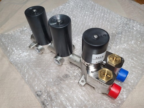 AQUABRASS T-12002 TURBO TOTEM Thermostatventil mit 2 Absperrventilen - Bild 1 von 6