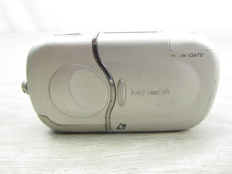 Cámara fotográfica Minolta Vectis 2000 APS Point & Shoot IX-DATE plateada sin probar Foto 4 de 4