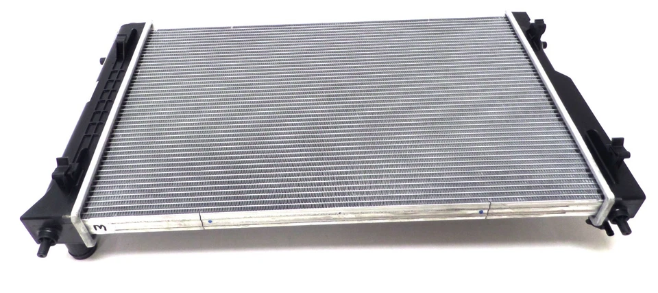 92147990 Nuevo radiador de refrigeración del motor OEM 2005-2006 Pontiac GTO 6,0 L con aire acondicionado Foto 2 de 4