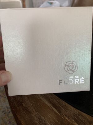 le rose age defense hydrating eye cream