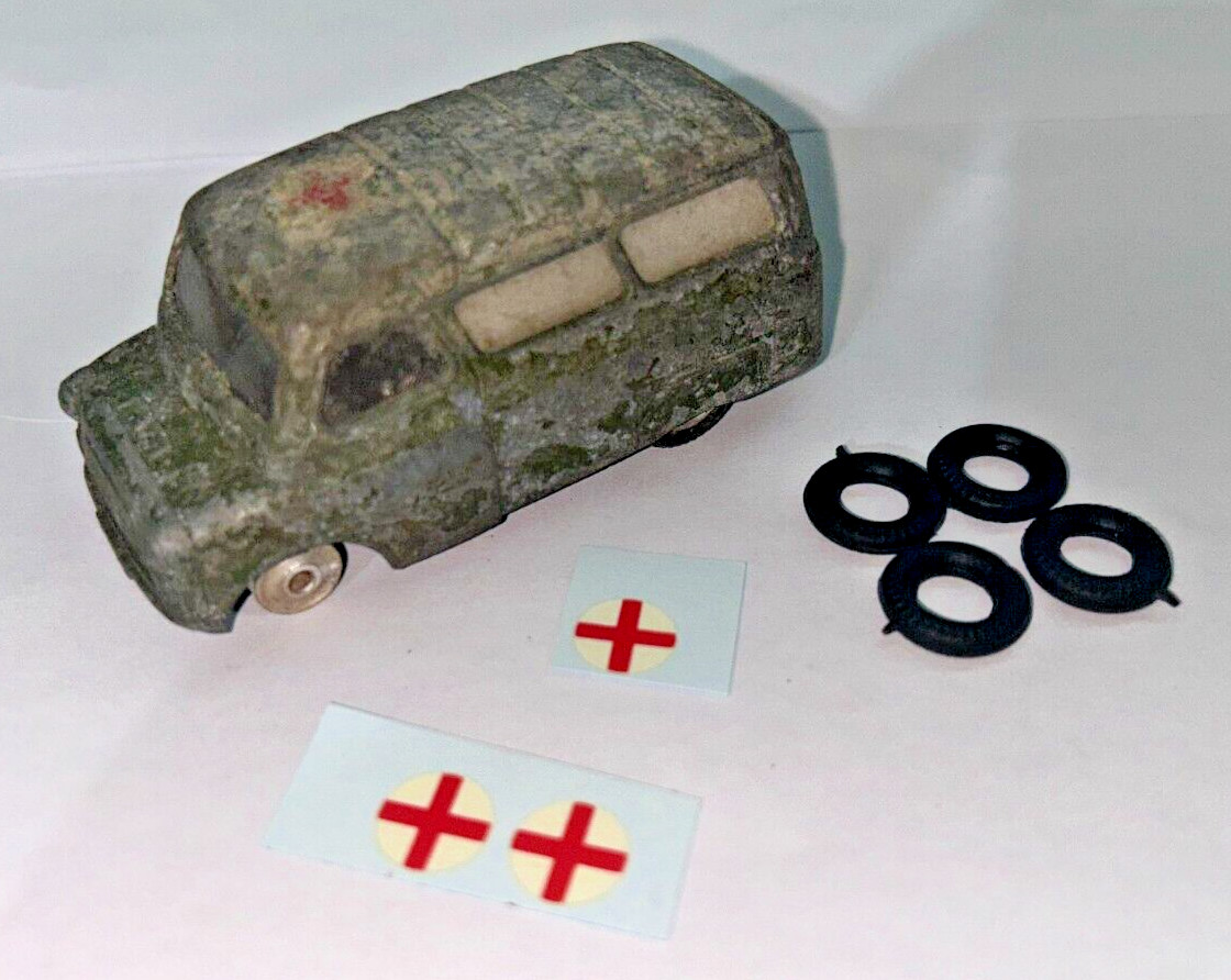 Corgi 414, Bedford Military Ambulance - Free Price Guide & Review