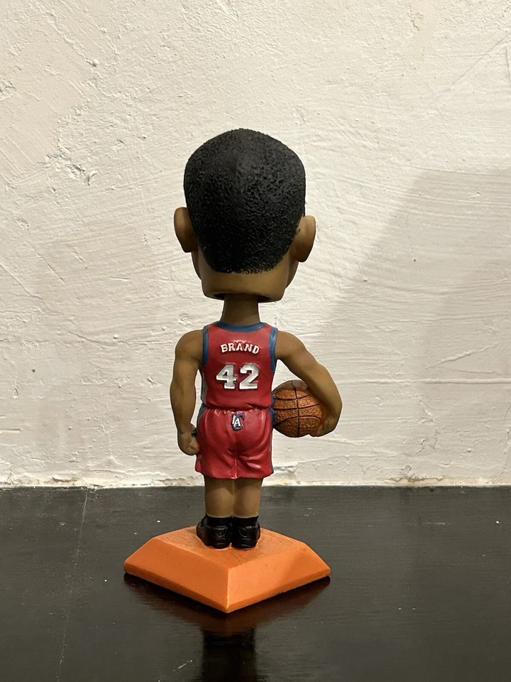 2001  LOS ANGELES CLIPPERS Elton Brand  SGA BOBBLEHEAD  & Original Box - Image 4 of 4