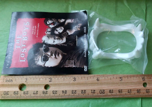 The Lost Boys Special Edition Promo Prop Vampire Teeth Rare 2004 HTF NOS - Picture 4 of 5