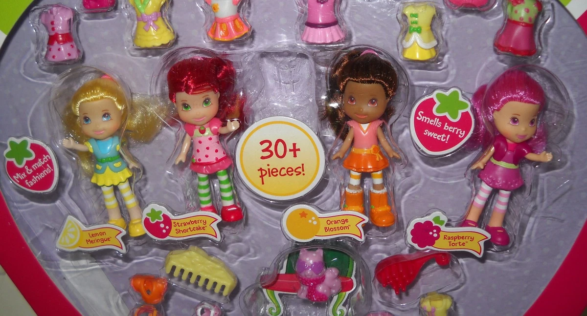 2952 RARE NRFB Target Stores Strawberry Shortcake Set of 4 Mini Dolls Giftset