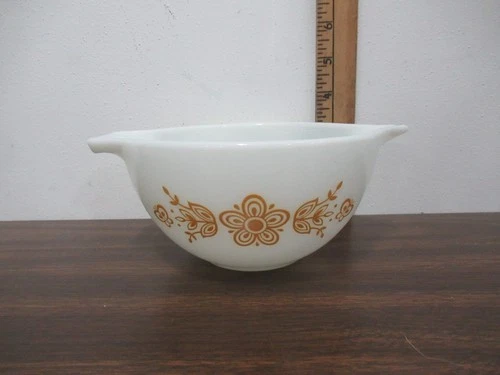 Pyrex vintage 441 Cinderella bowl Gold Butterfly