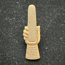Vintage G-Hybrid 304 Bushel Challenger Pin Tie Tack Hand Holding Corn Gold Tone