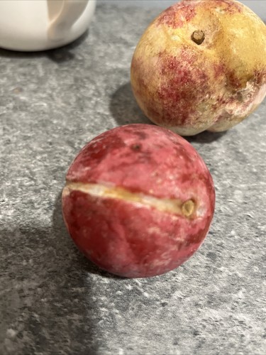 Frutta intagliata a mano pietra italiana vintage - ciliegie arancia uva prugna pesca - Foto 5 di 9