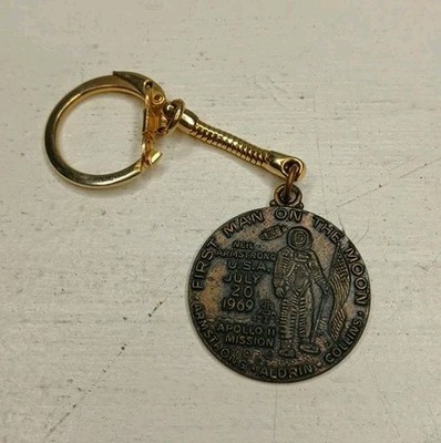 First Man On The Moon 1969 Metal Keychain Apollo II Mission Armstrong Key Chain