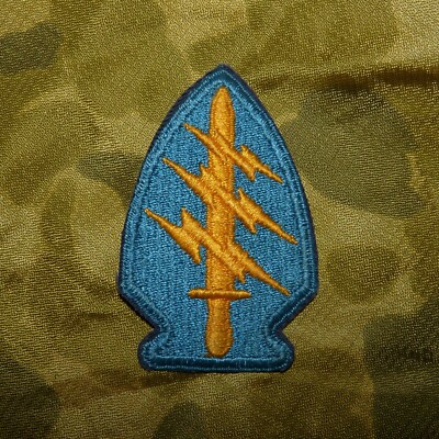 Original late 1960s US Army Special Forces Cut Edge SSI