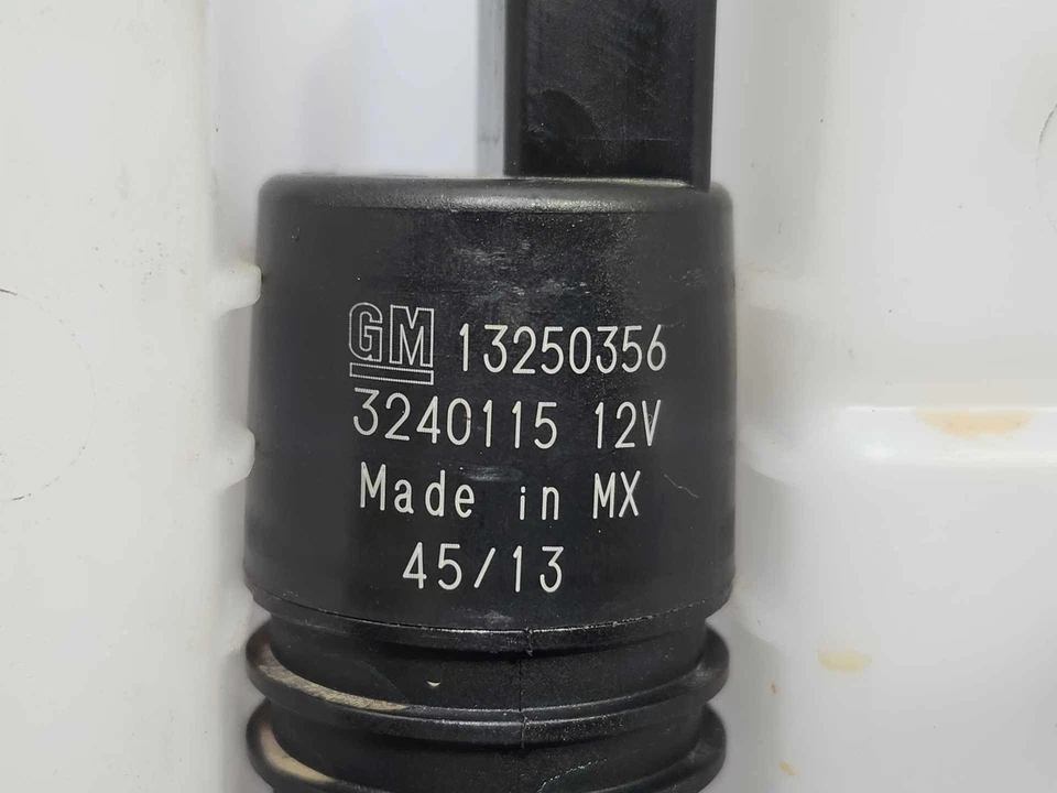 Reservatório de fluido para lavadora de para-brisa Cadillac CTS Sedan 2014-2015 fabricante de equipamento original 23144363 - Imagem 4 de 4