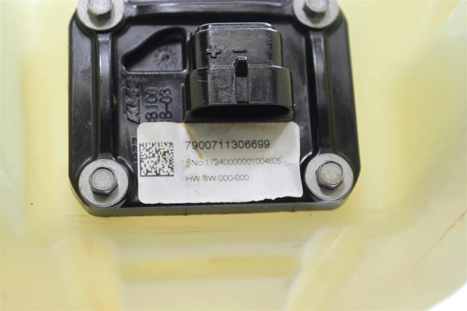 Tanque de combustível 2018 KTM 350 XC-F 7900711304499 com bomba de combustível 7900711306699 - Imagem 3 de 3