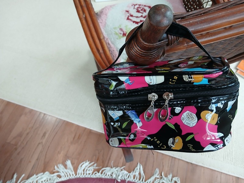 PERLIER GWP Train Case Style ZIPPERED COSMETIC MAKEUP BAG 8 x 4 x 4-1/4" UNUSED