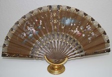 AB125 ANTIQUE FAN. CARVED STICKS. HAND PAINTED TULLE. SPAIN. 19th CENTURY