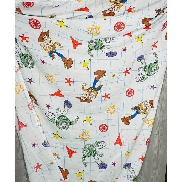 Toy story fitted crib sheet top